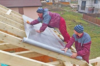 монтаж пароизоляции на крышу дома