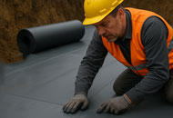 Кровельная vs фундаментная ПВХ-мембрана: в чём разница и почему важно не перепутать