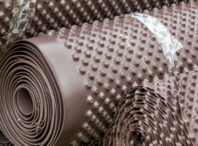 как выглядит Профилированная мембрана Plastguard 400 г/м2