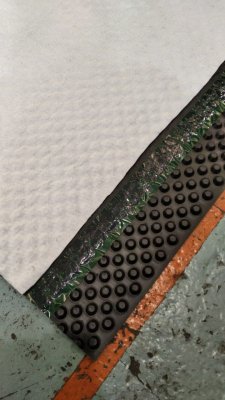 как выглядит Профилированная мембрана с двумя клеевыми полосами Gruntflex Heavy Duty Дренаж (450г/м2)